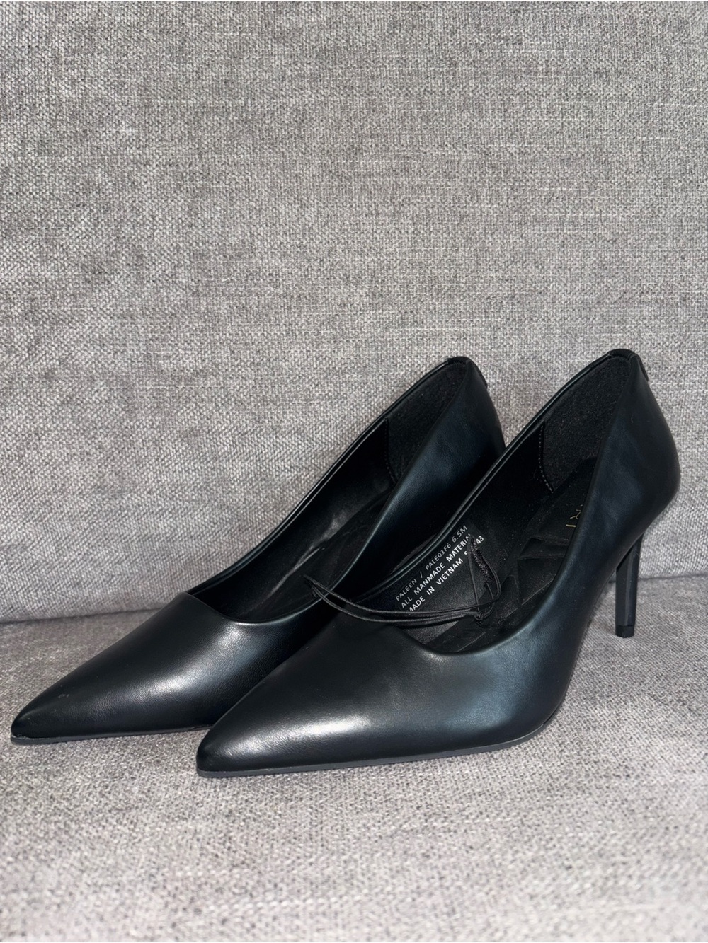 🐝 NEW Tahari Black Pointed-Toe Stiletto Pumps